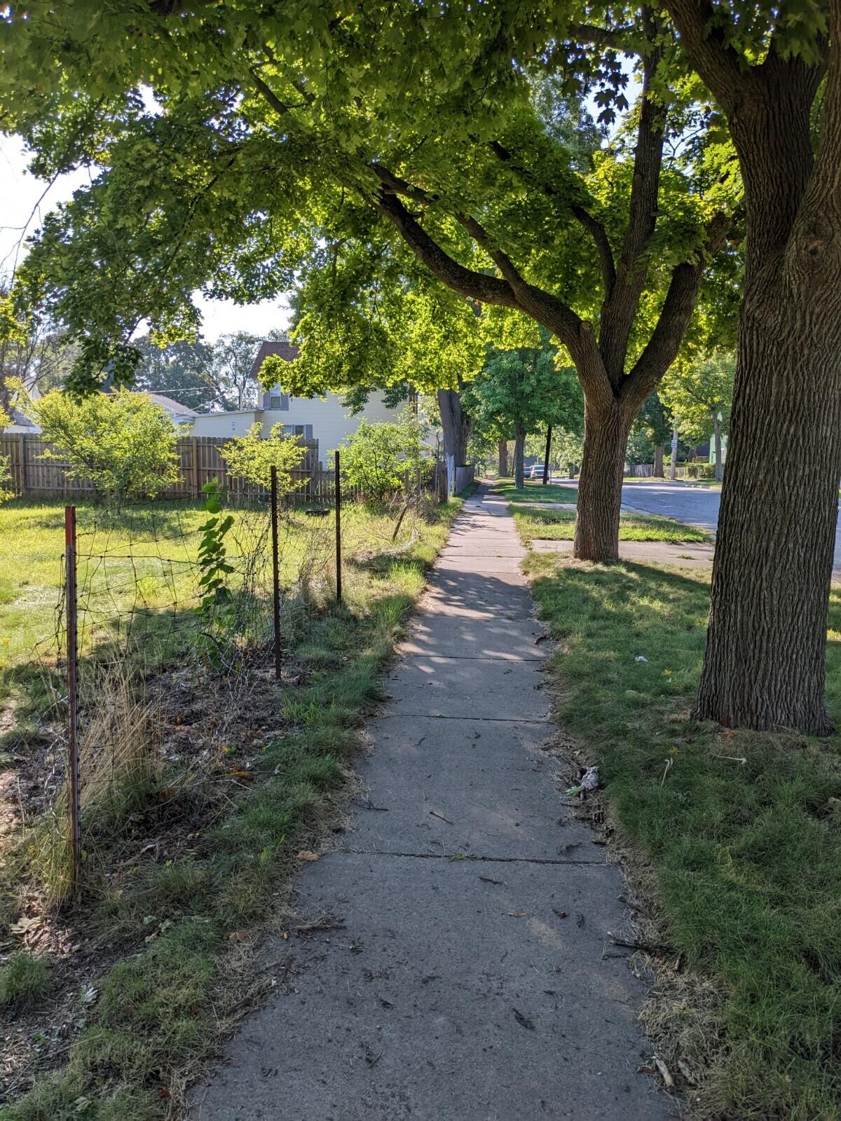 1272 Spring Street Muskegon, MI 49442 - Photo 4 of 8 PXL_20220921_142324001