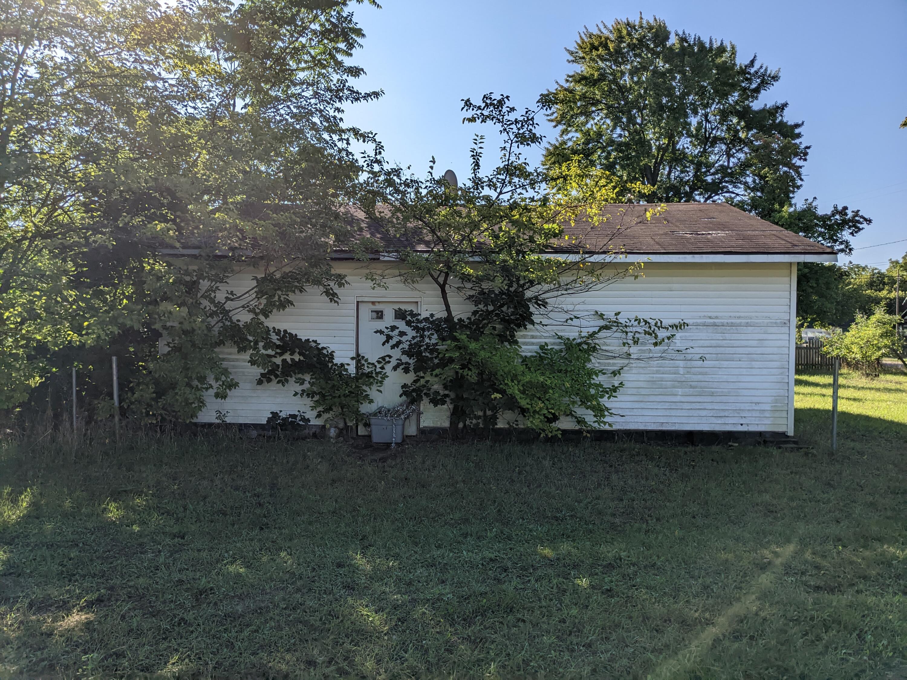 1272 Spring Street Muskegon, MI 49442 - Photo 7 of 8 PXL_20220921_142411983