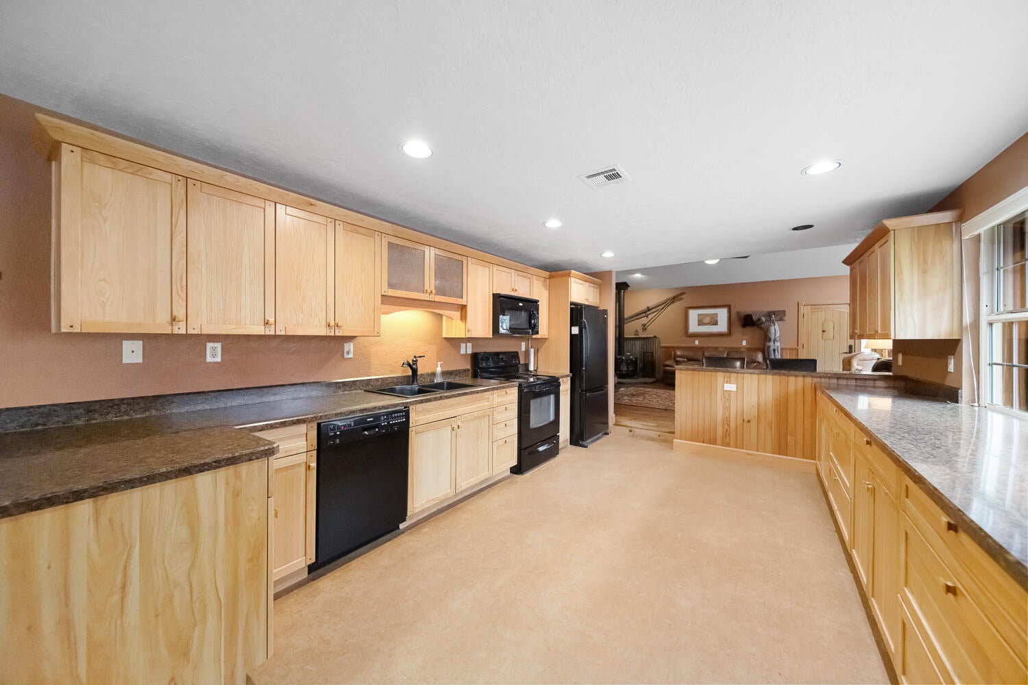 67194 Harrington Loop Road Bend, OR 97703 - Photo 10 of 49 10