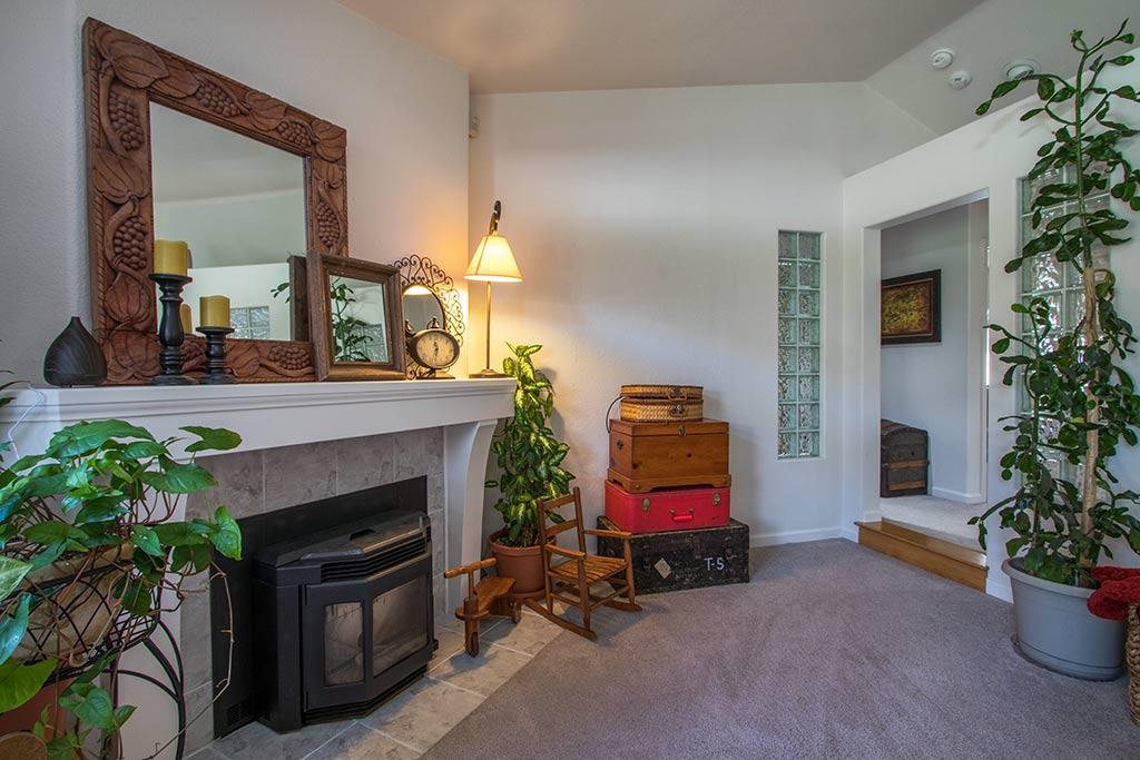 144 Grayland Heights Road Rio Dell, CA 95562 - Photo 11 of 82
