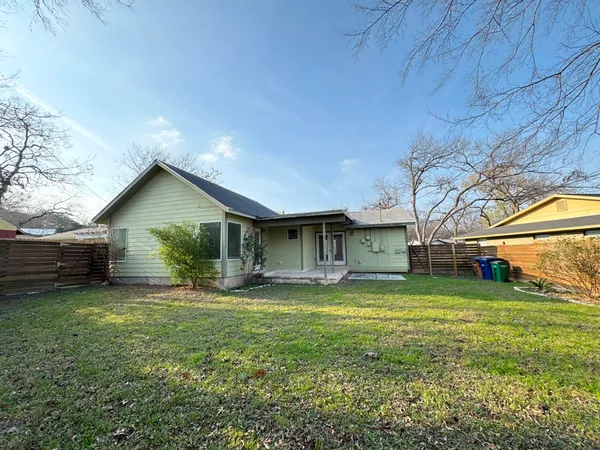 $3,250 | 3003 Burning Oak Drive, Austin, TX 78704
