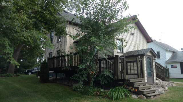 1127 Faussett Road Howell, MI 48855 - Photo 4 of 15 21200463-3.JPG