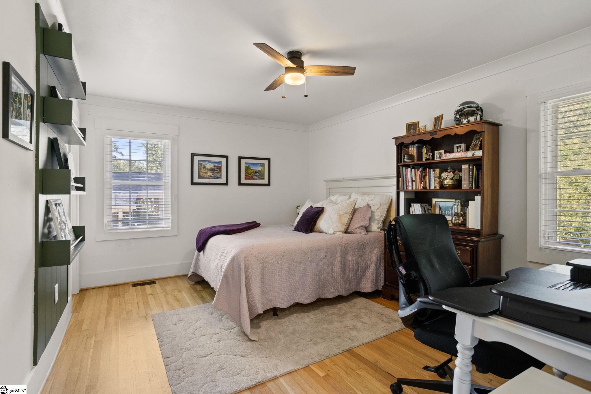 112 Robin Hood Road Greenville, SC 29607 - Photo 18 of 31