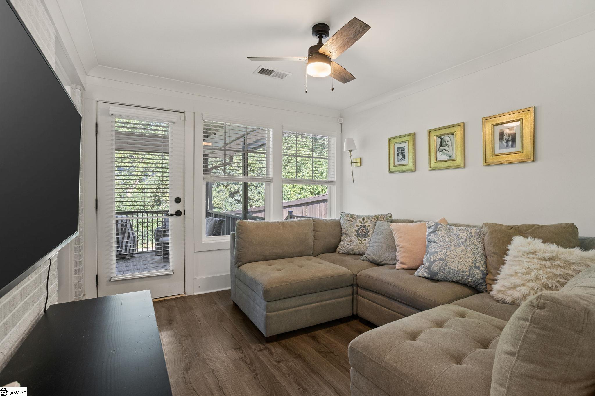 112 Robin Hood Road Greenville, SC 29607 - Photo 24 of 31