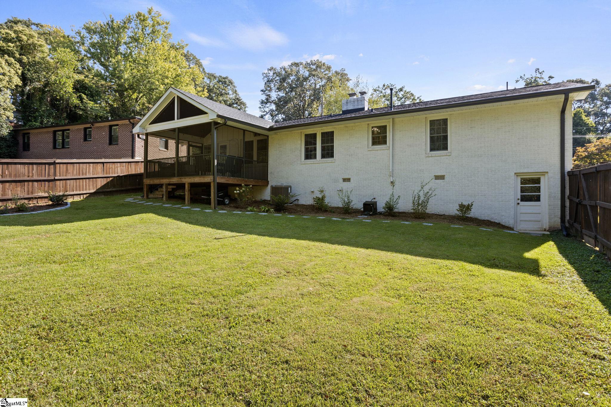 112 Robin Hood Road Greenville, SC 29607 - Photo 27 of 31