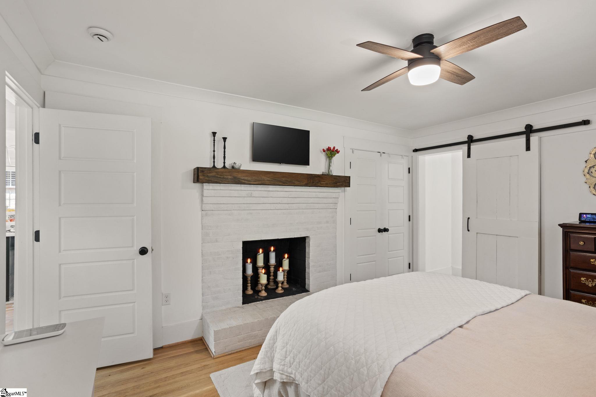 112 Robin Hood Road Greenville, SC 29607 - Photo 10 of 31
