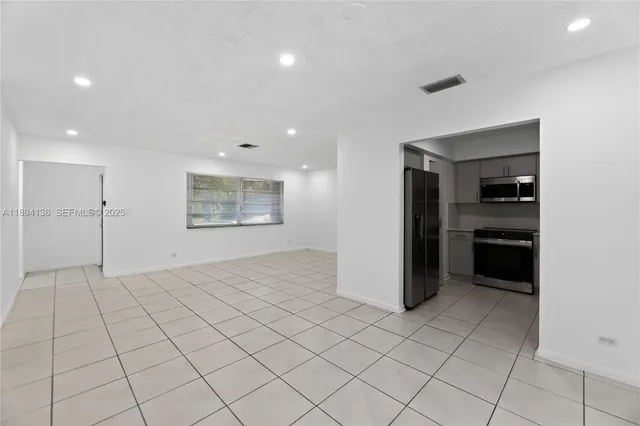 $3,100 | 7001 Northwest 15th Street, Unit 7001, Plantation, FL 33313