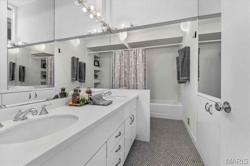 10534 Conway Road St. Louis, MO 63131 - Photo 18 of 39