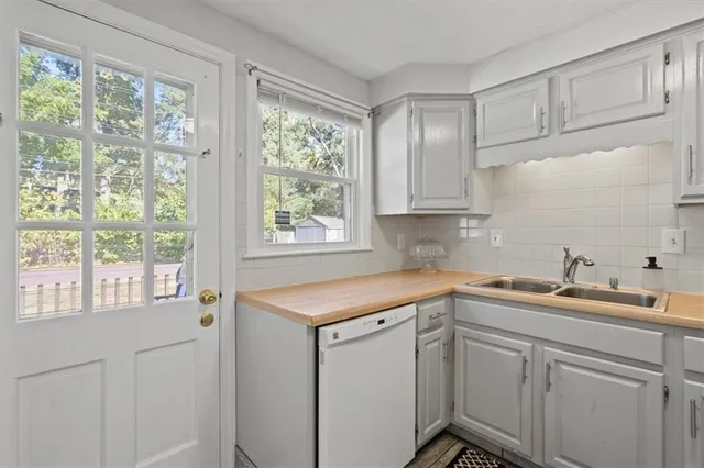 $275,000 | 8808 West 81st Terrace, Overland Park, KS 66204