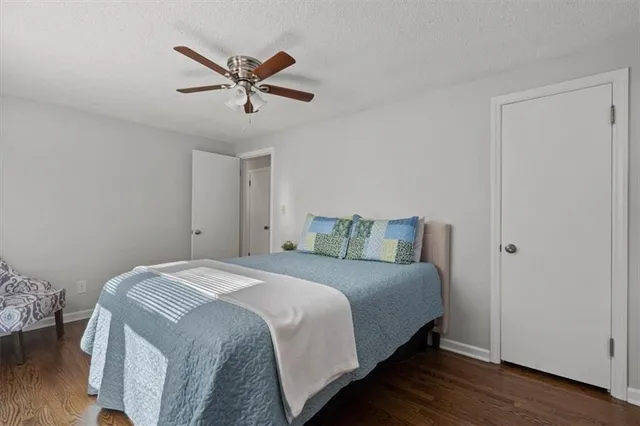 $275,000 | 8808 West 81st Terrace, Overland Park, KS 66204