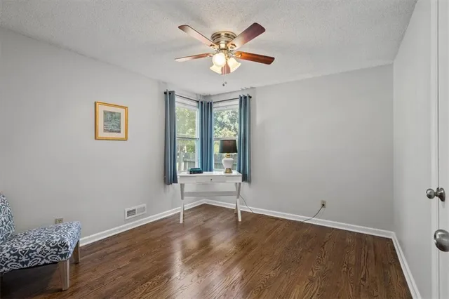 $275,000 | 8808 West 81st Terrace, Overland Park, KS 66204