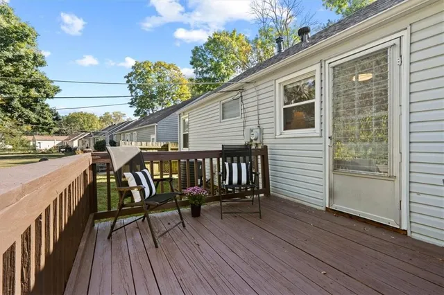 $275,000 | 8808 West 81st Terrace, Overland Park, KS 66204