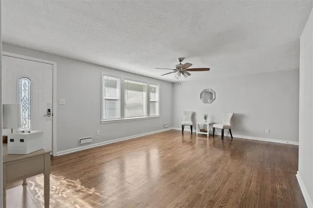 $275,000 | 8808 West 81st Terrace, Overland Park, KS 66204