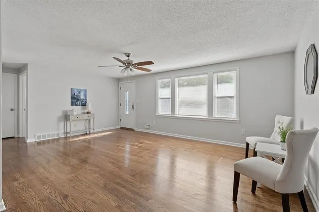 $275,000 | 8808 West 81st Terrace, Overland Park, KS 66204