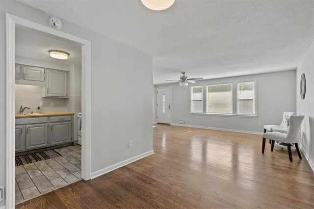 $275,000 | 8808 West 81st Terrace, Overland Park, KS 66204