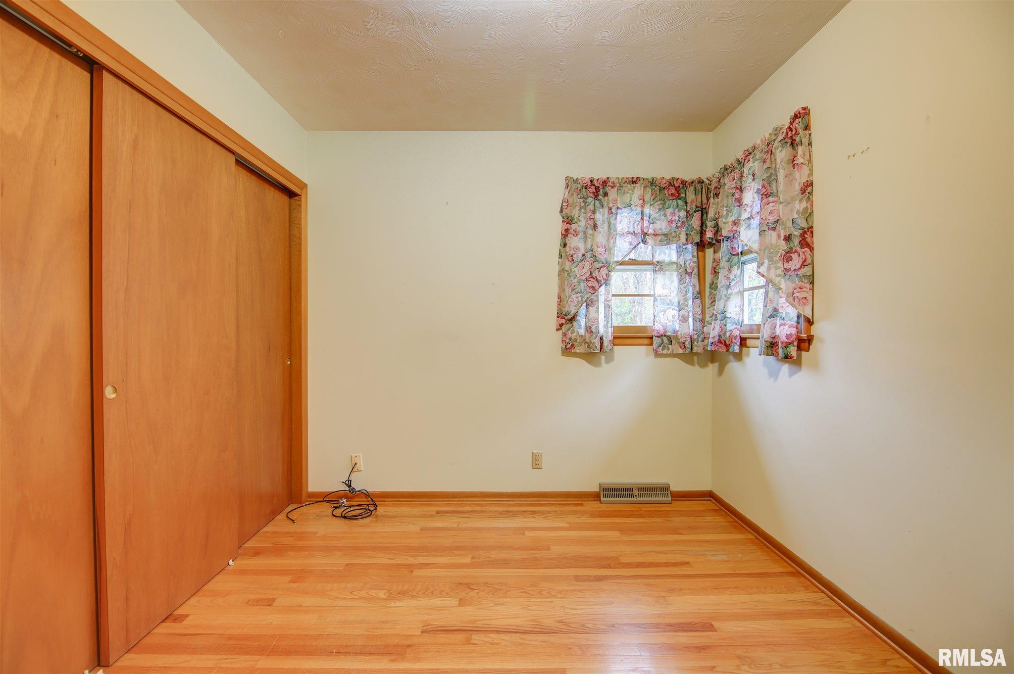 708 Schick Road Clinton, IA 52732 - Photo 8 of 13 Gallery Image 8
