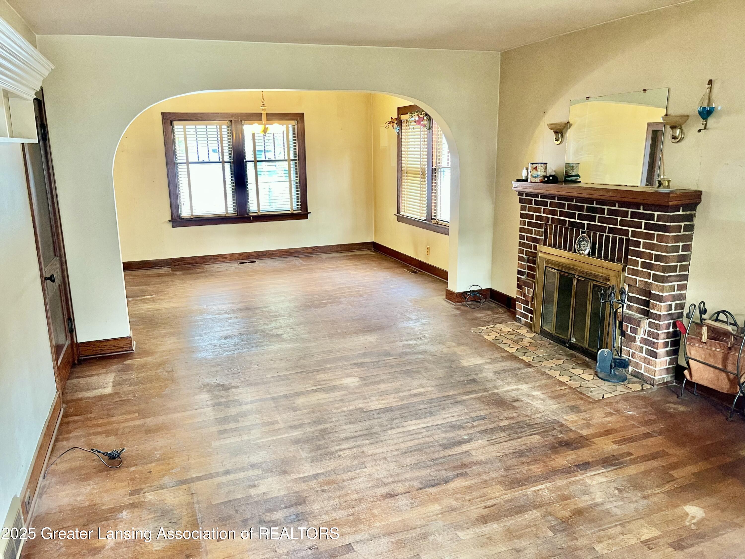 713 East Cavanaugh Road Lansing, MI 48910 - Photo 6 of 27 IMG_1341