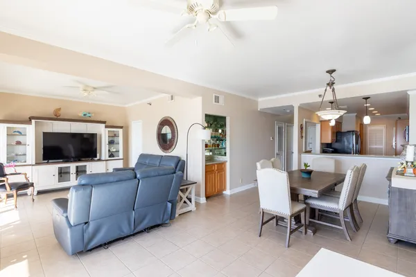 $325,000 | 7700 Seawall Boulevard, Unit 1110, Galveston, TX 77551