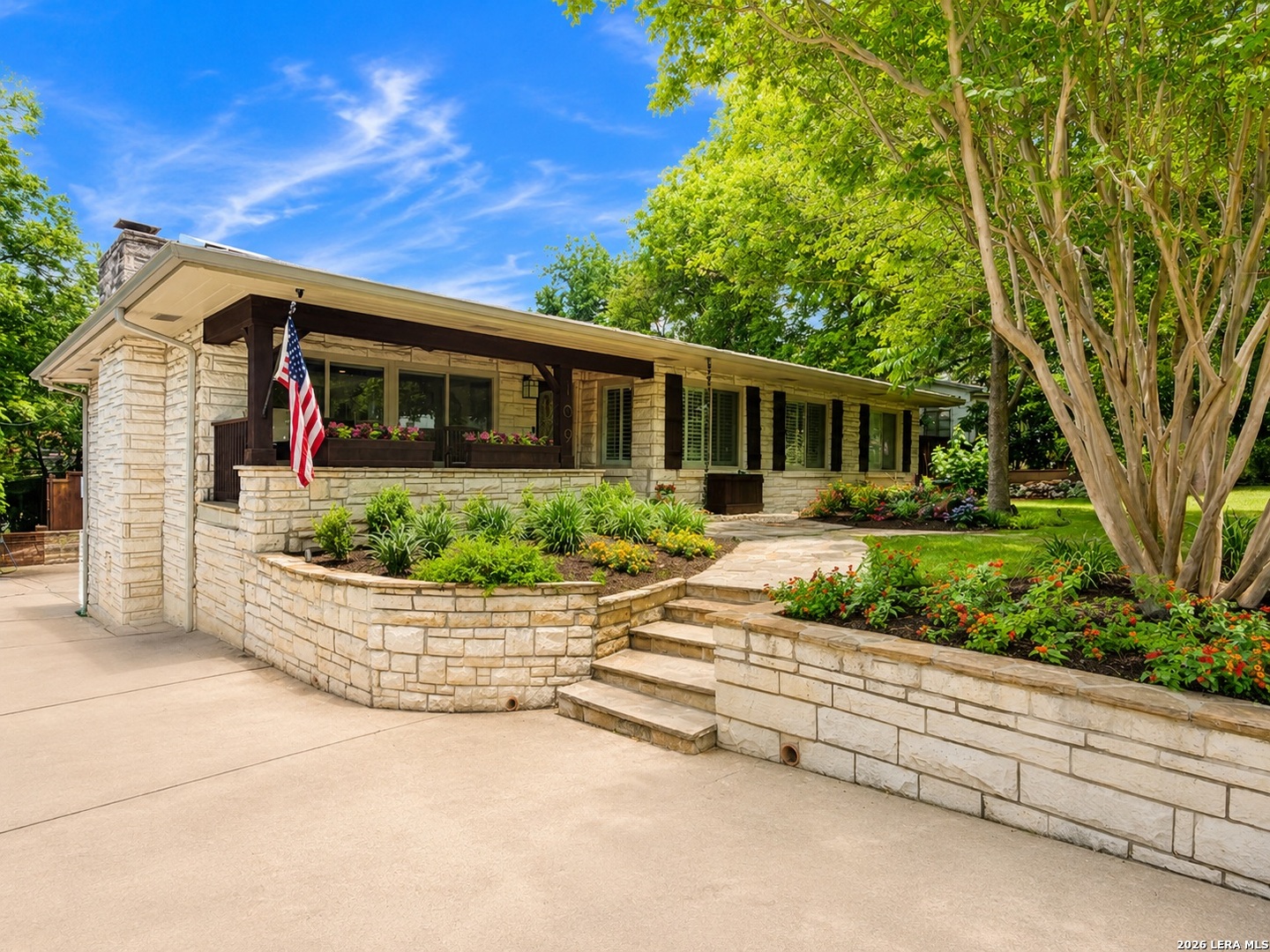 109 Zambrano Road Terrell Hills, TX 78209 - Photo 3 of 45