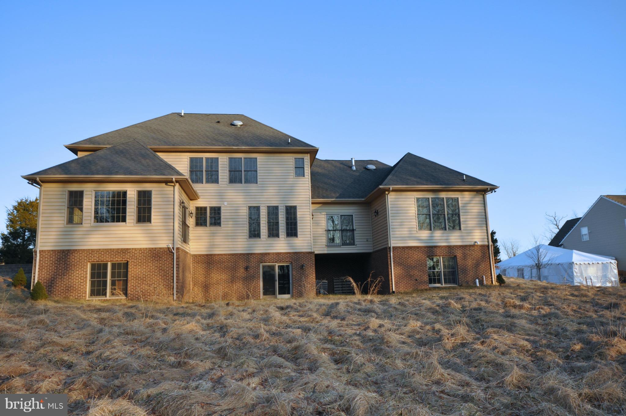 Exterior (Rear)
