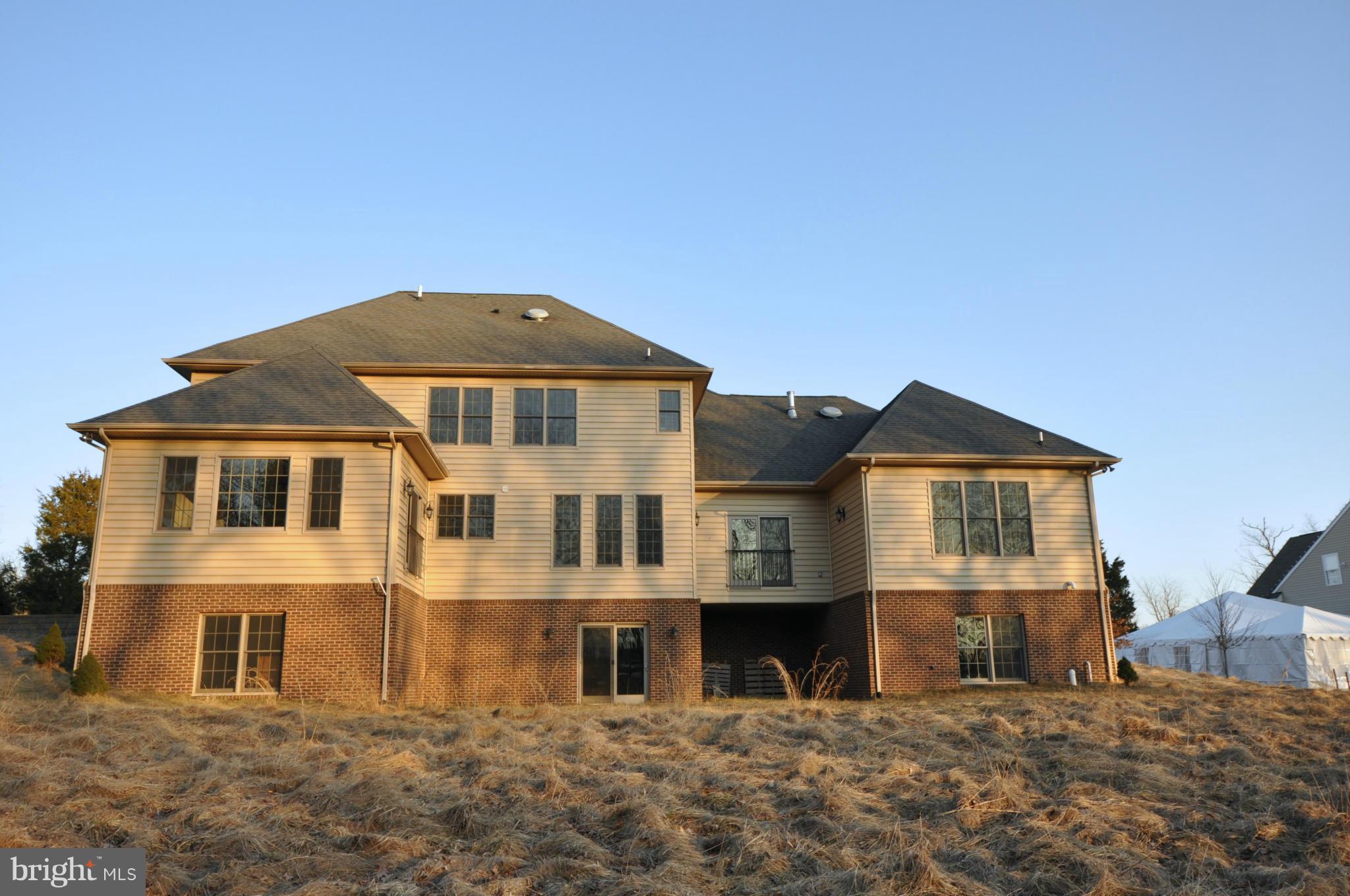 Exterior (Rear)