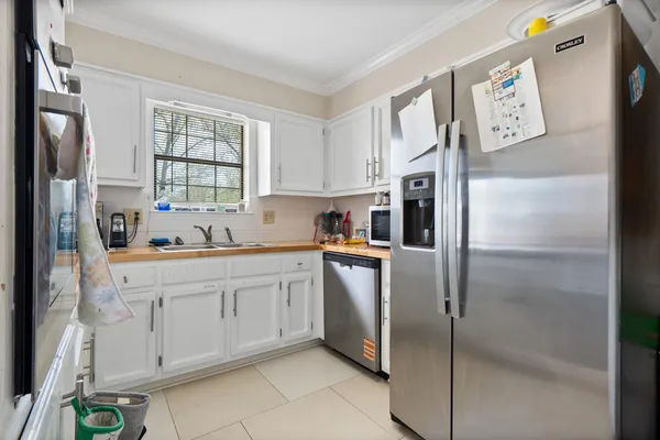 $329,000 | 211 Lakeview Drive Southeast, Dalton, GA 30721