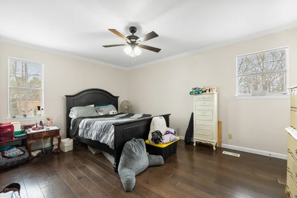 $329,000 | 211 Lakeview Drive Southeast, Dalton, GA 30721