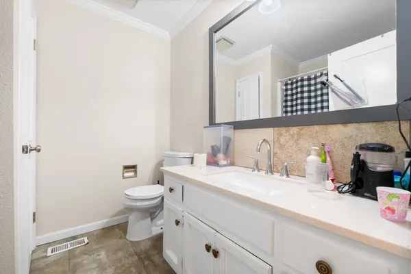 $329,000 | 211 Lakeview Drive Southeast, Dalton, GA 30721