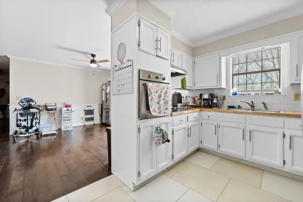 $329,000 | 211 Lakeview Drive Southeast, Dalton, GA 30721