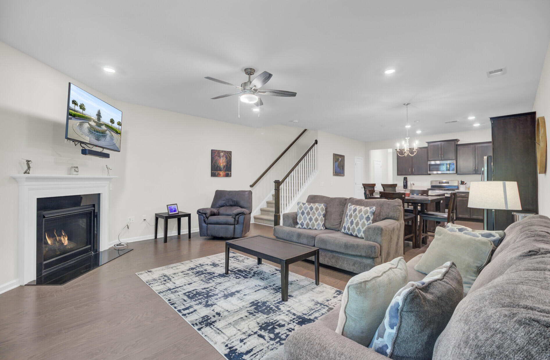113 Alpine Road Summerville, SC 29485 - Photo 17 of 39 Living Room View 3
