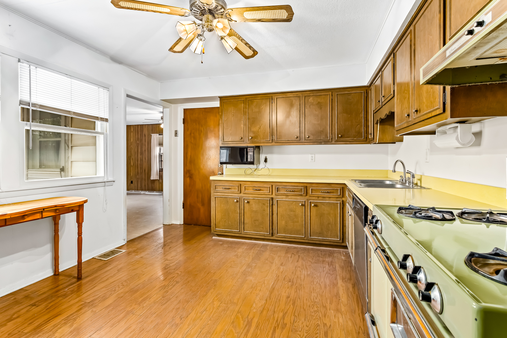 1106 Westminster Road Joliet, IL 60435 - Photo 5 of 17