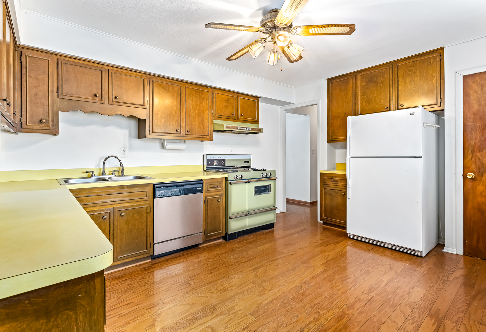 1106 Westminster Road Joliet, IL 60435 - Photo 6 of 17