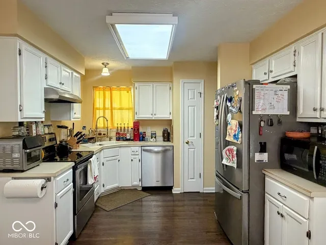 $279,900 | 7618 Trophy Club Drive South, Indianapolis, IN 46214