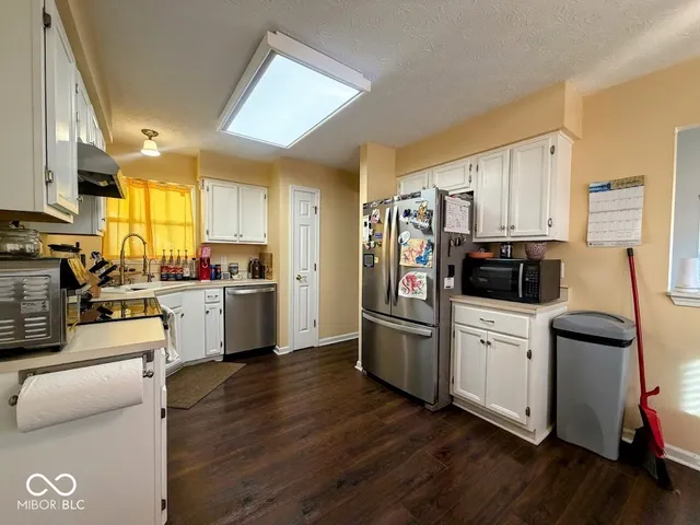 $279,900 | 7618 Trophy Club Drive South, Indianapolis, IN 46214