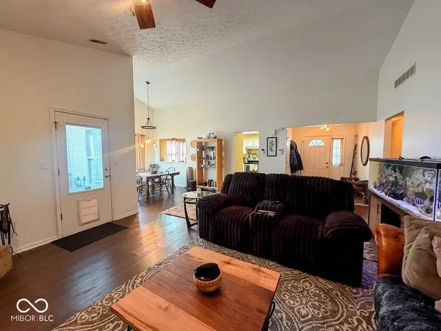 $279,900 | 7618 Trophy Club Drive South, Indianapolis, IN 46214