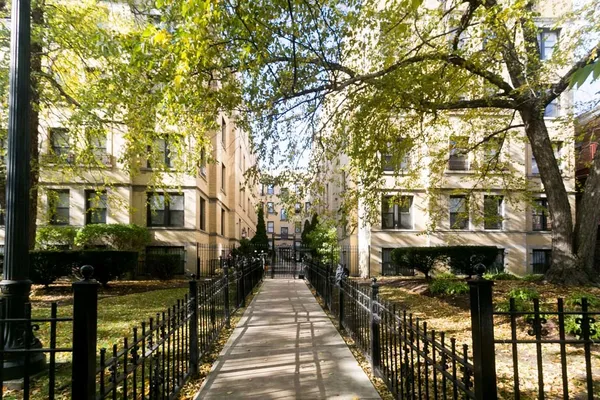 $1,195 | 4602 North Beacon Street, Unit 3C, Chicago, IL 60640