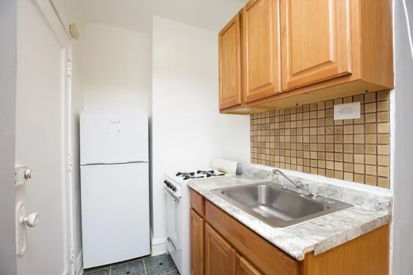 $1,195 | 4602 North Beacon Street, Unit 3C, Chicago, IL 60640