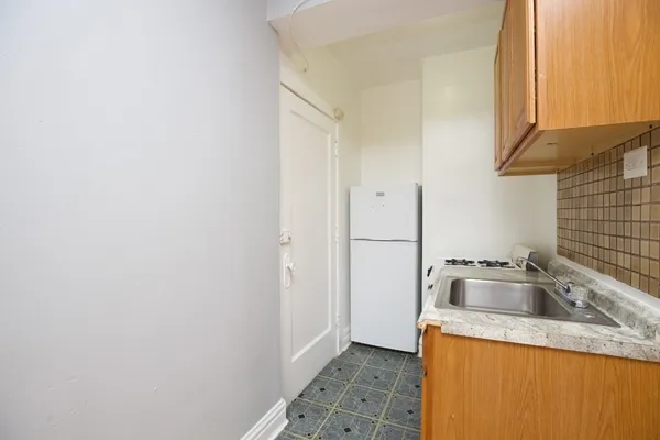 $1,195 | 4602 North Beacon Street, Unit 3C, Chicago, IL 60640