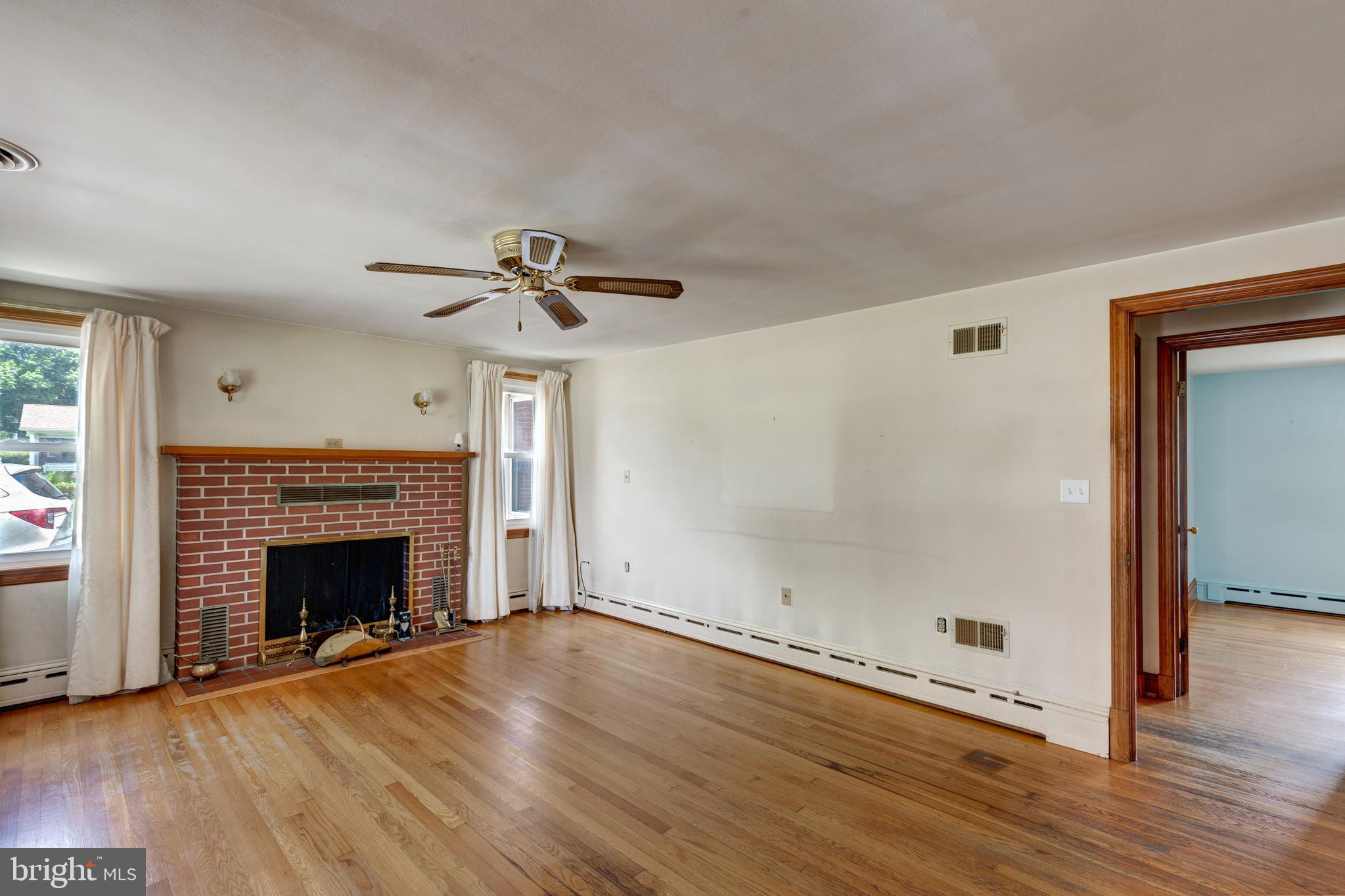 2061 Bethel Road Finksburg, MD 21048 - Photo 22 of 67 living room