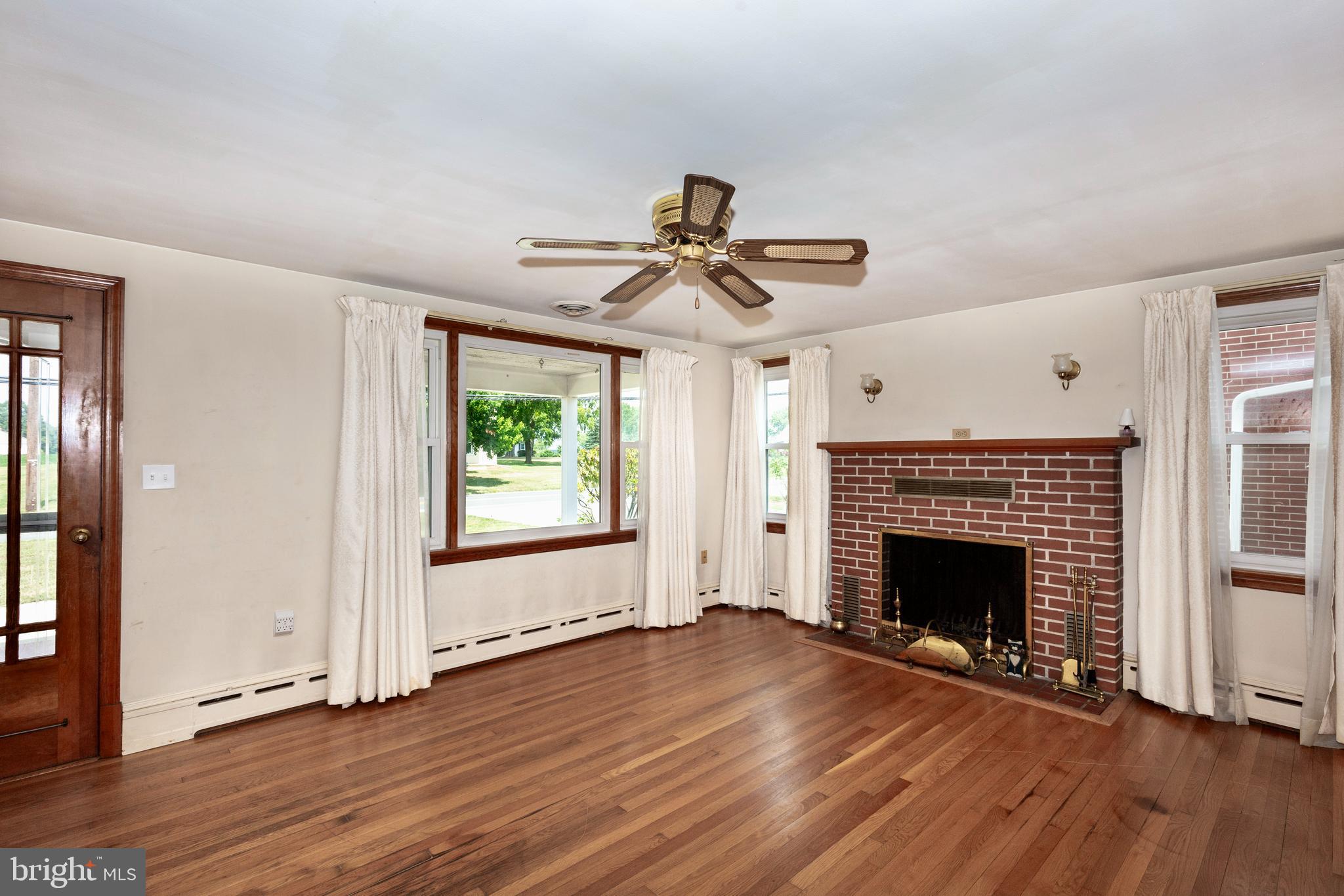 2061 Bethel Road Finksburg, MD 21048 - Photo 23 of 67 living room