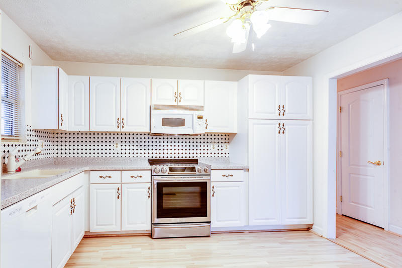 184 Thomas Weaver Road Maynardville, TN 37807 - Photo 8 of 30 012190207-2-184ThomasWeaverRdMaynardvill