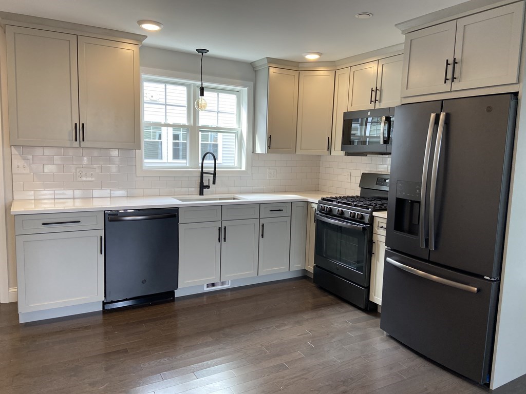 559 Summer Street, Unit R6 Lynn, MA 01905 - Photo 4 of 11 Gallery Image 4