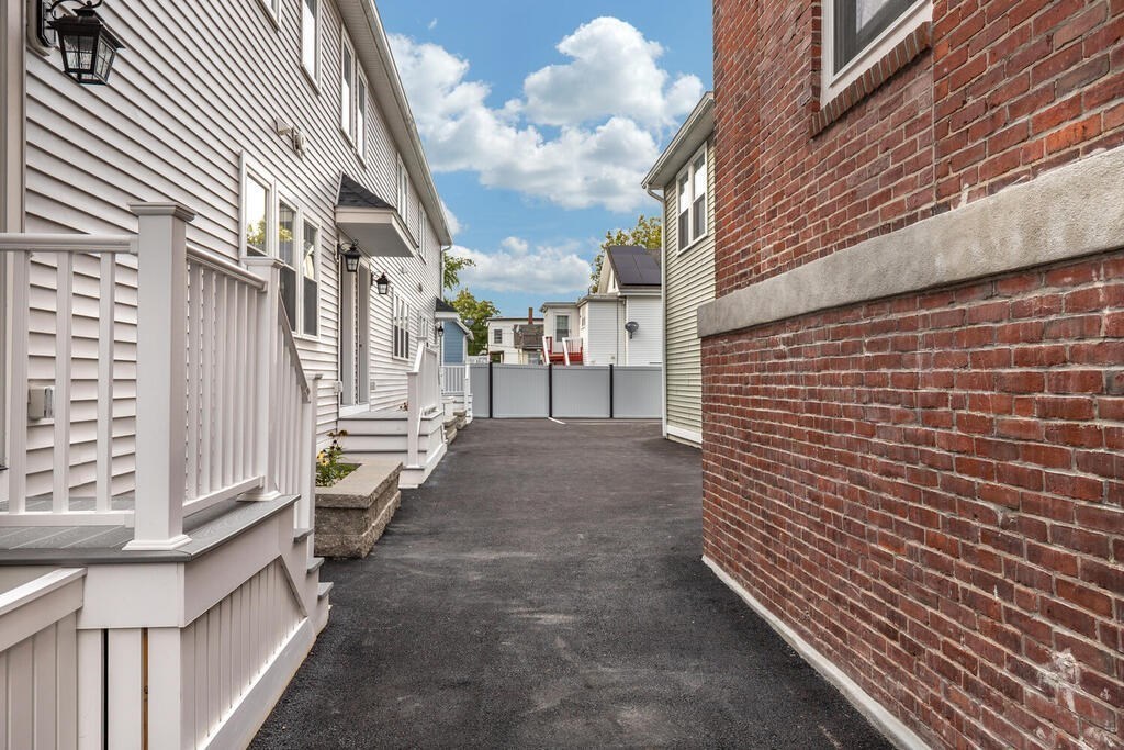 559 Summer Street, Unit R6 Lynn, MA 01905 - Photo 8 of 11 Gallery Image 8