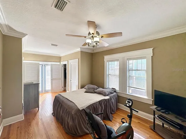 $2,500 | 302 West Haya Street, Tampa, FL 33603