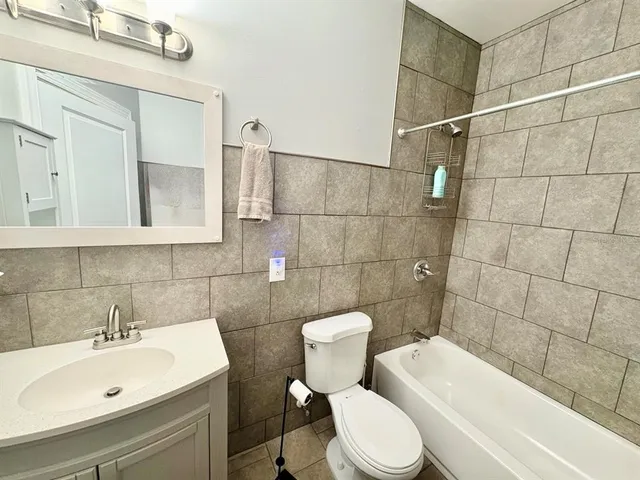 $2,500 | 302 West Haya Street, Tampa, FL 33603