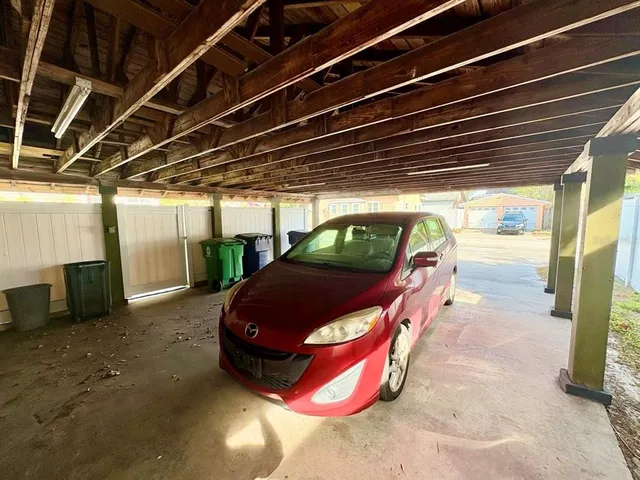 $2,500 | 302 West Haya Street, Tampa, FL 33603