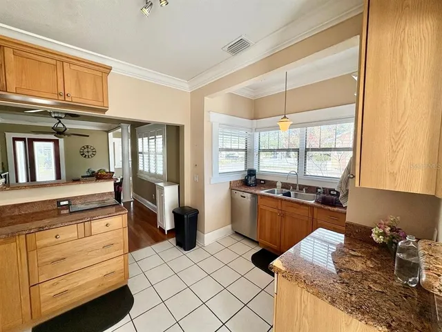 $2,500 | 302 West Haya Street, Tampa, FL 33603