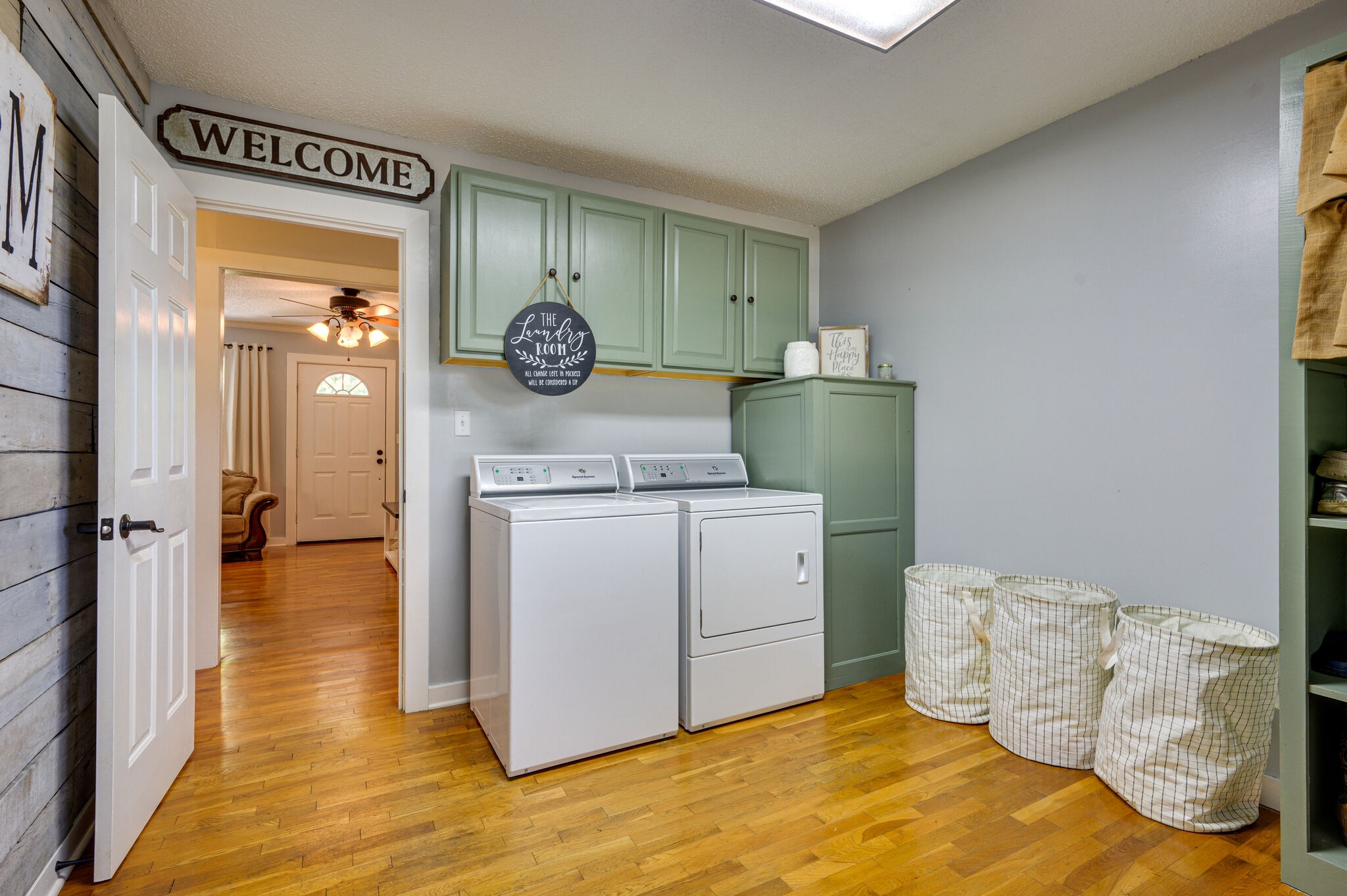 2558 Chisholm Road Iron City, TN 38463 - Photo 24 of 35 a very nice looking room with a large window