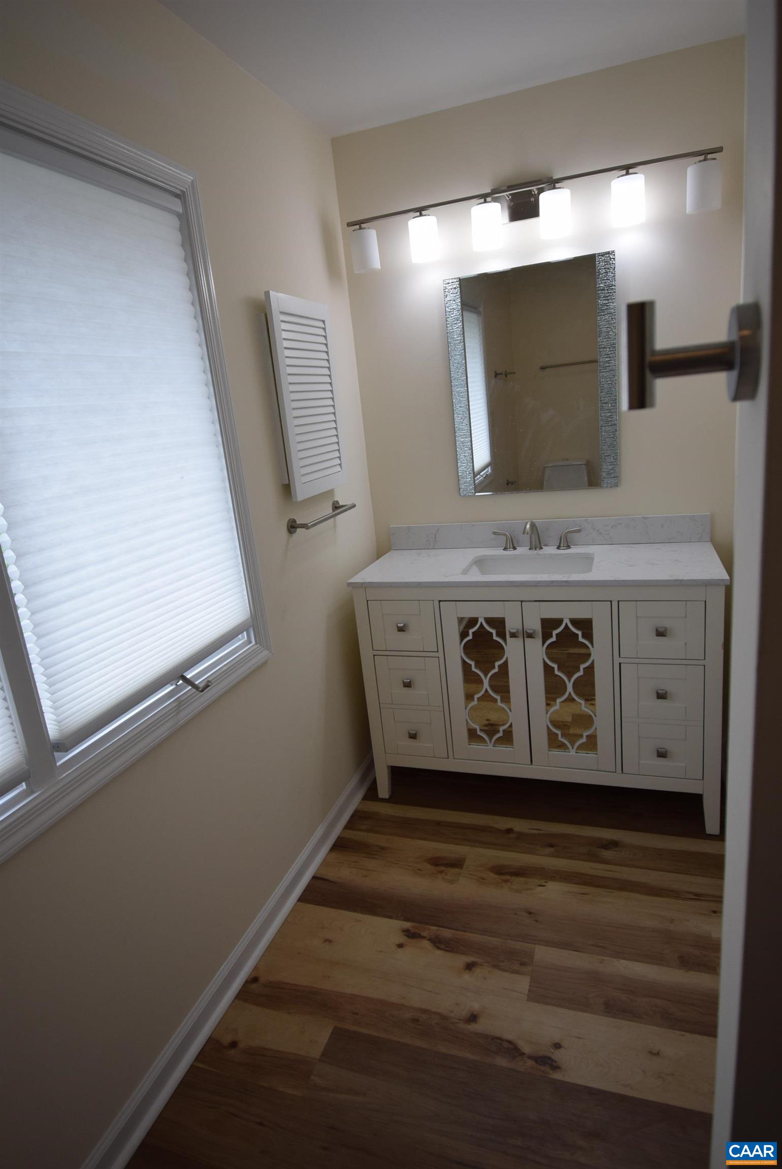 B3 Marina Point Palmyra, VA 22963 - Photo 20 of 31 a view of a room with washer and dryer
