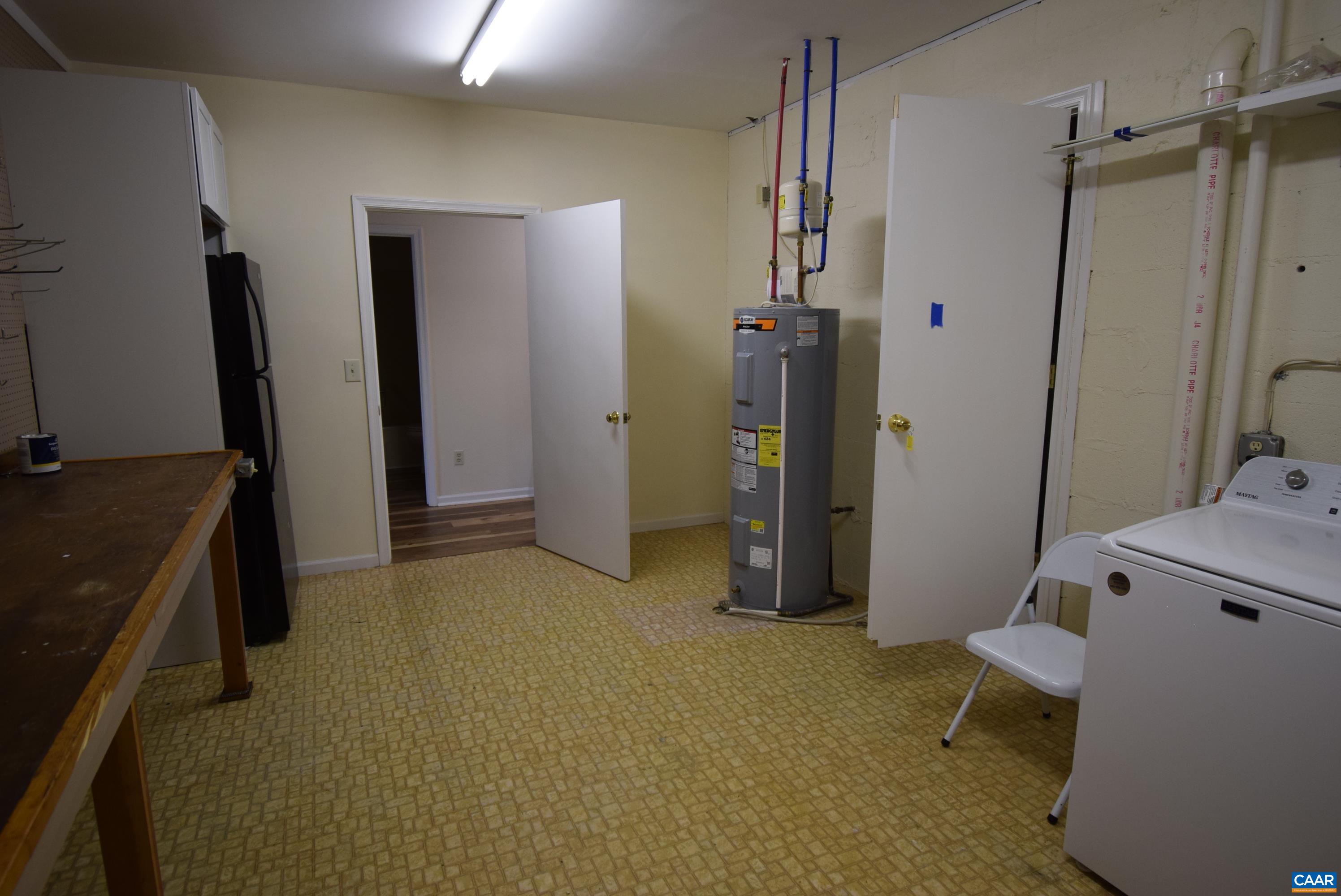 B3 Marina Point Palmyra, VA 22963 - Photo 31 of 31 a view of a room with utility room